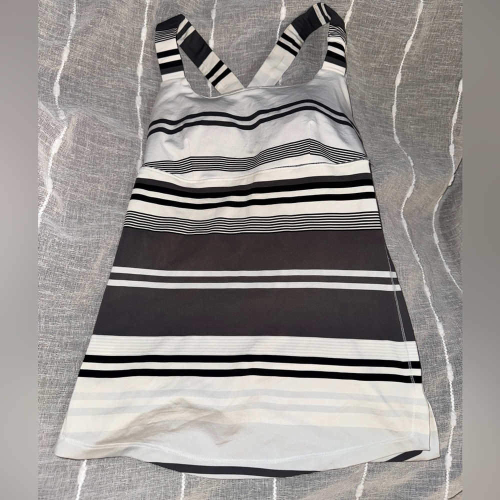 Lululemon tank